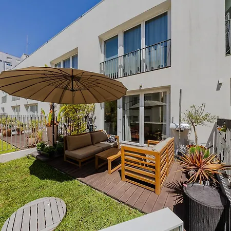 Luxury Garden Apartment